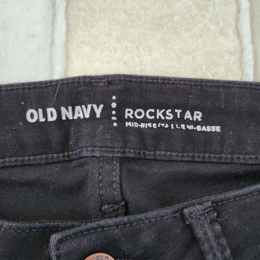 Old Navy Rockstar Mid-Rise Skinny Jeans In Black Size 6 Short - Picture 2 of 8